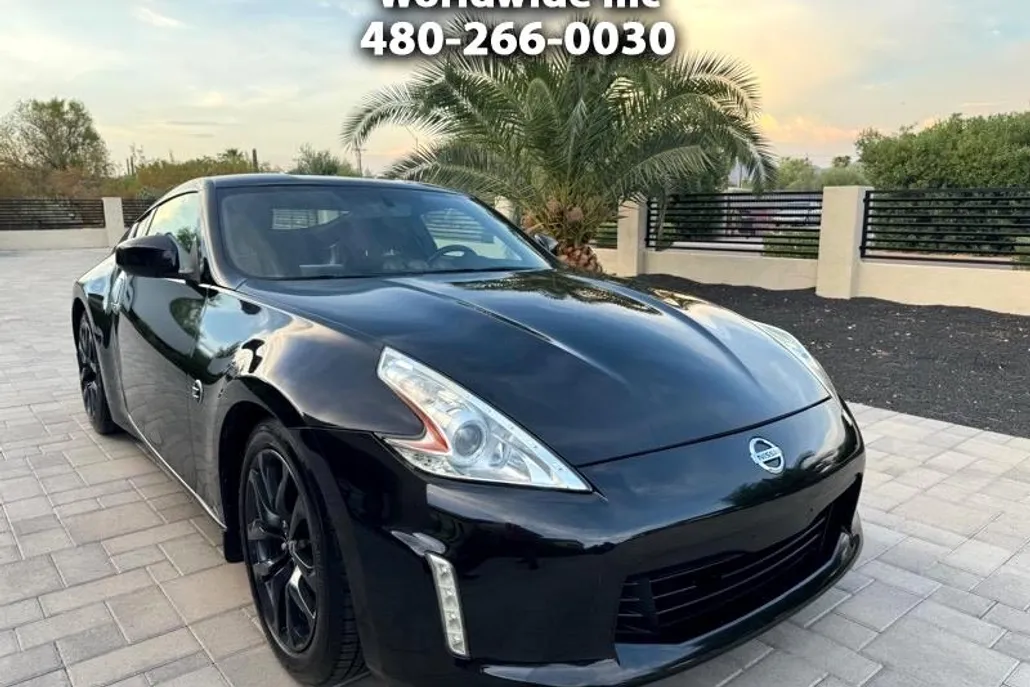 2013 Nissan 370Z Touring photo 1