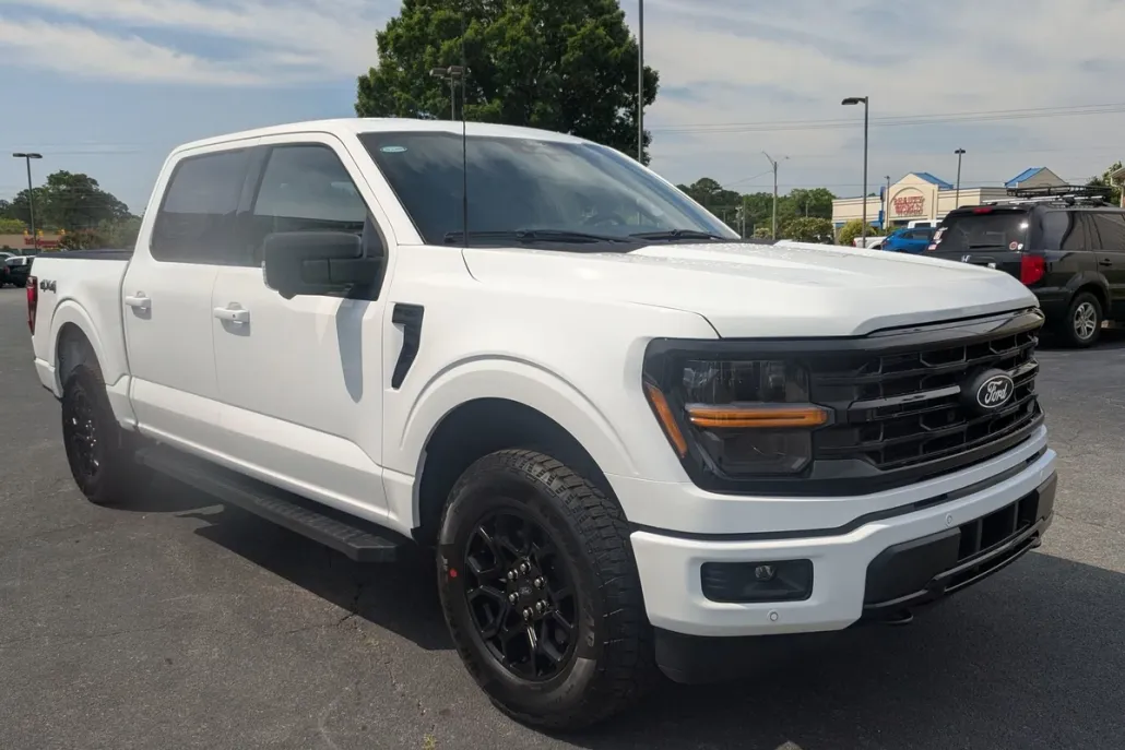 2025 Ford F-150 XLT photo 1