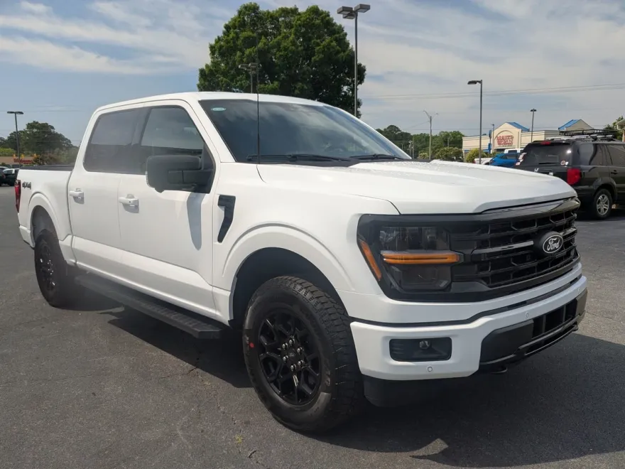 2025 Ford F-150 XLT photo 1