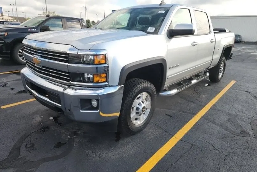 2016 Chevrolet Silverado 2500HD LT photo 1