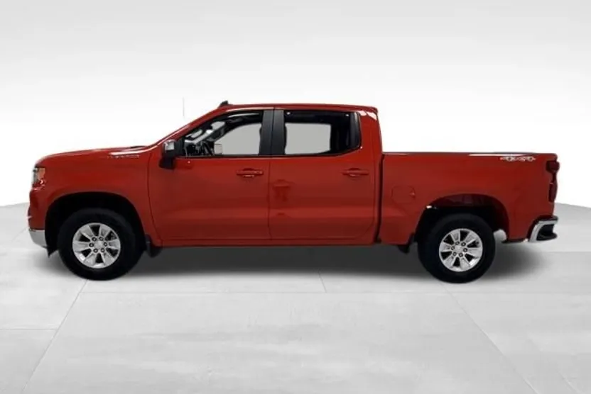 2022 Chevrolet Silverado 1500 LT photo 1