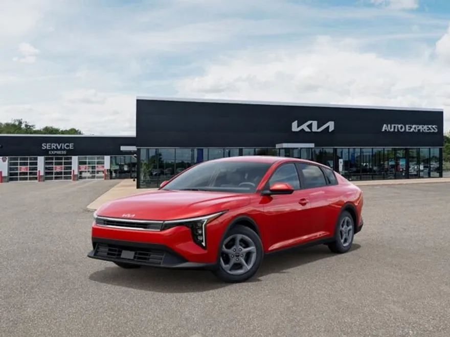 2025 Kia K4 LXS photo 1