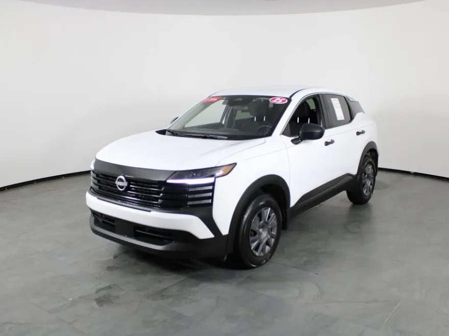 2025 Nissan Kicks S photo 1