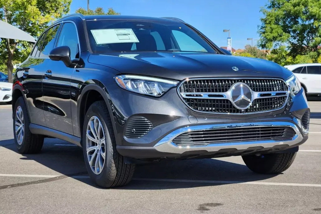 2026 Mercedes Benz GLC 300 4MATIC photo 1