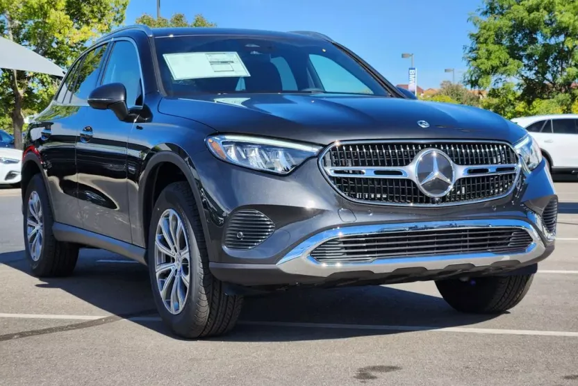 2026 Mercedes Benz GLC 300 4MATIC photo 1