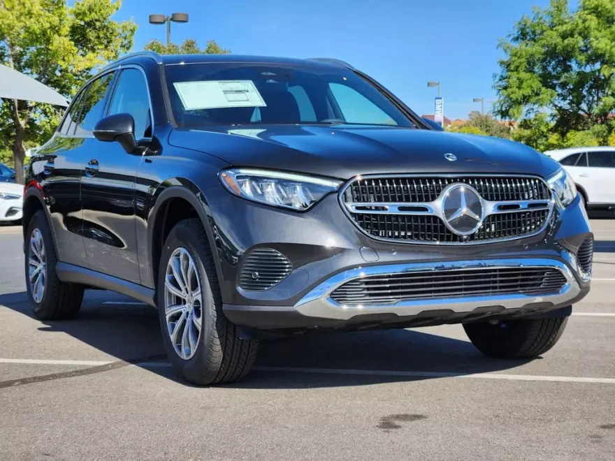 2026 Mercedes Benz GLC 300 4MATIC photo 1