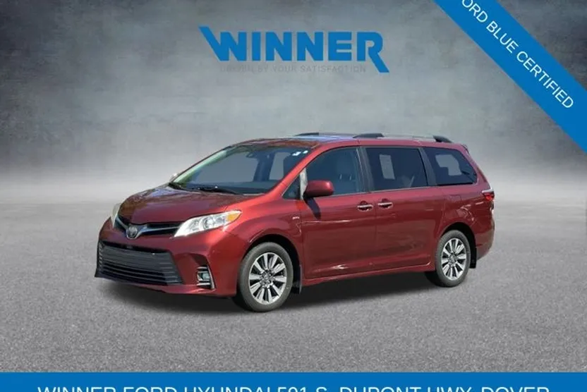 2020 Toyota Sienna XLE photo 1
