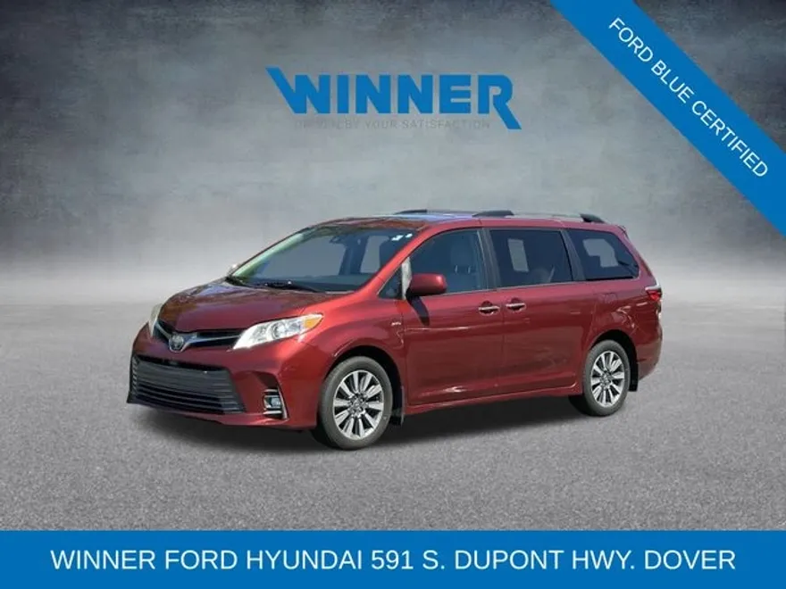 2020 Toyota Sienna XLE photo 1