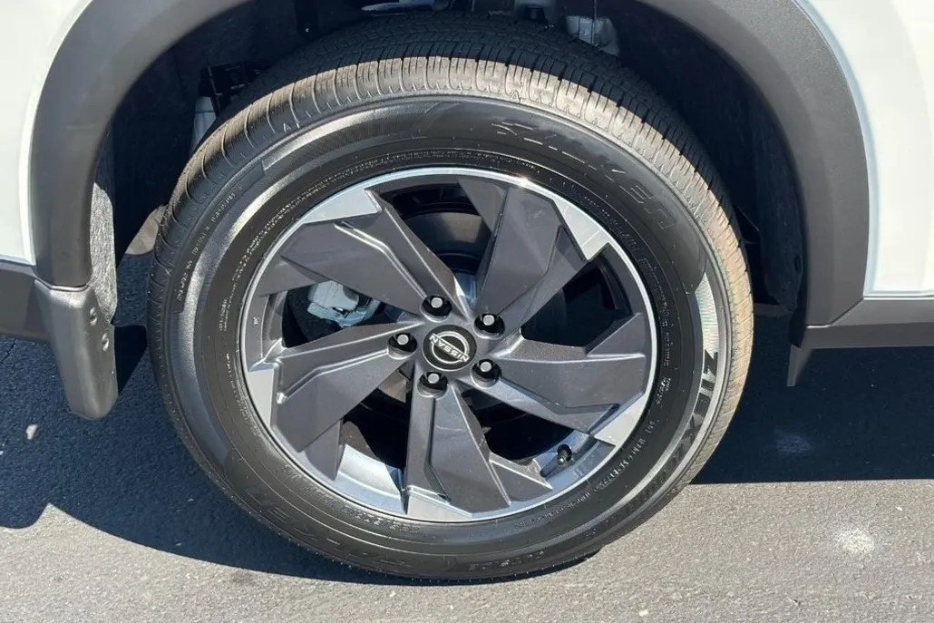 2026 Nissan Rogue SV photo 1
