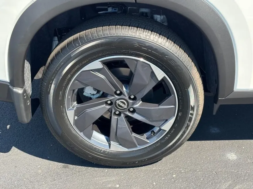 2026 Nissan Rogue SV photo 1