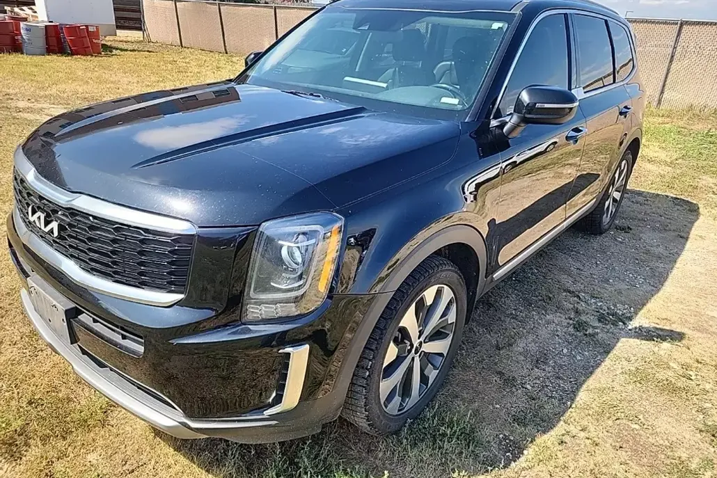 2022 Kia Telluride S photo 1