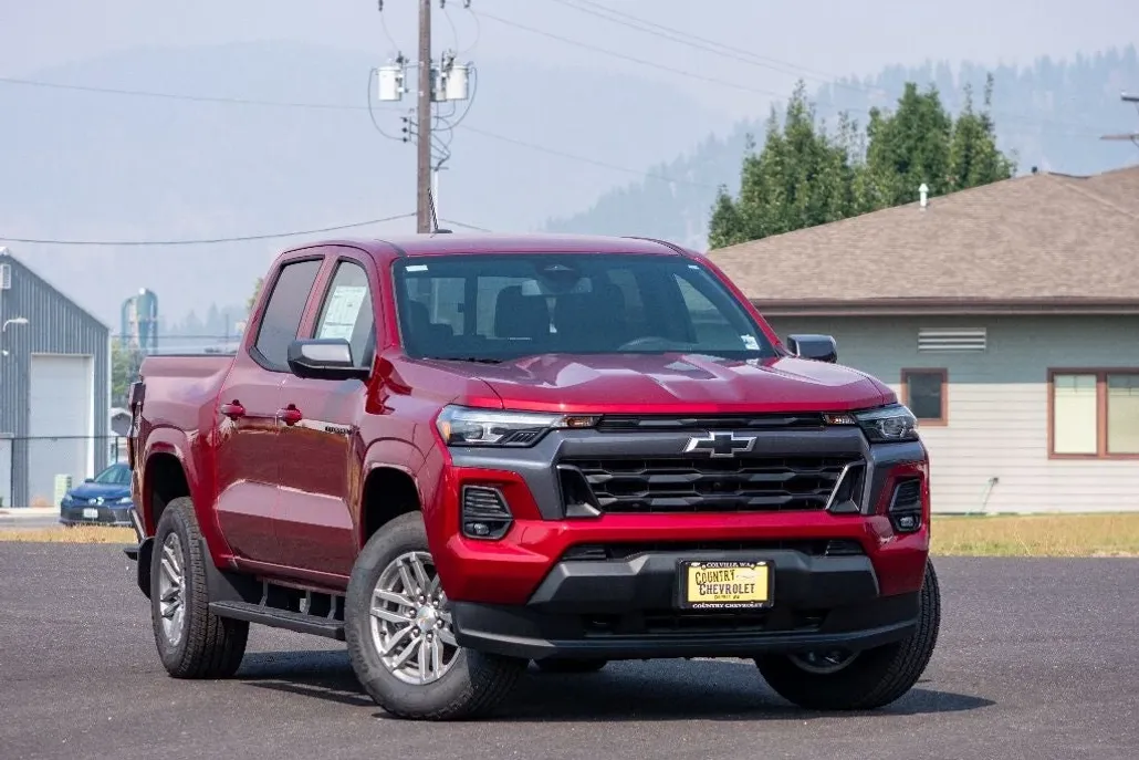 2026 Chevrolet Colorado LT photo 1