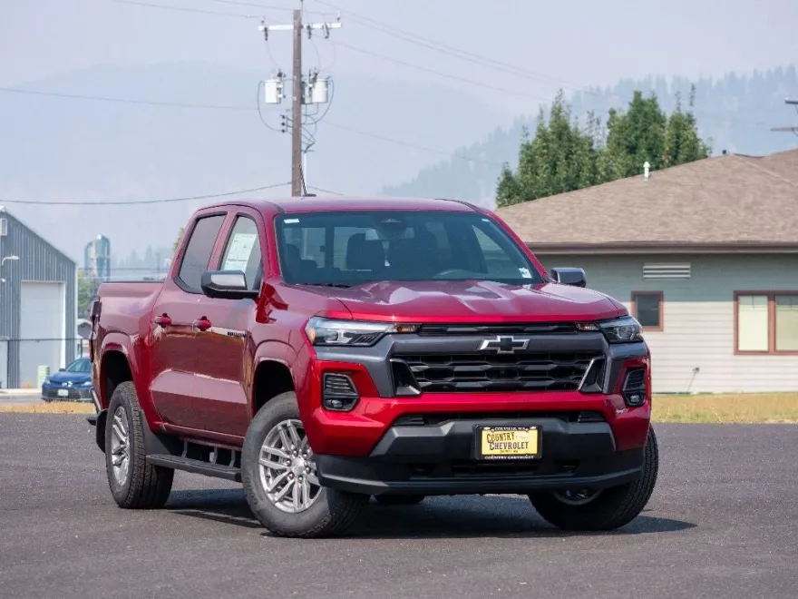 2026 Chevrolet Colorado LT photo 1