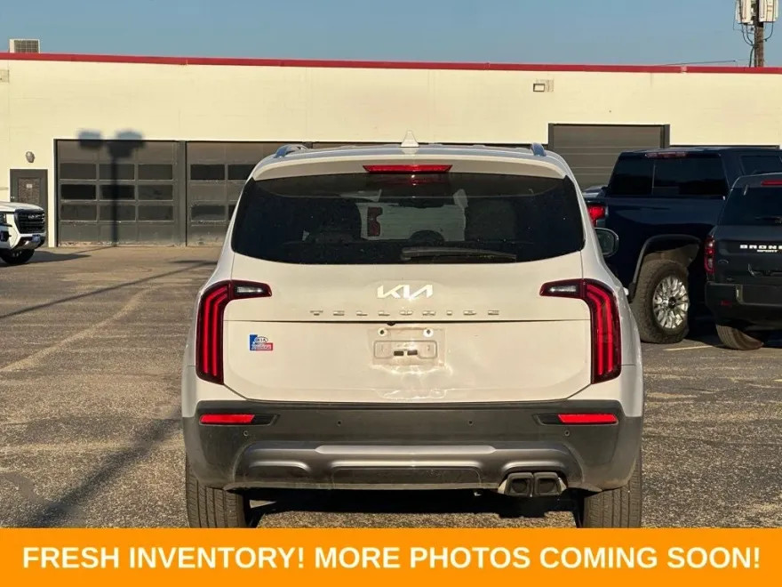 2022 Kia Telluride EX photo 1
