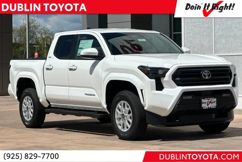 2025 Toyota Tacoma SR5 photo 1