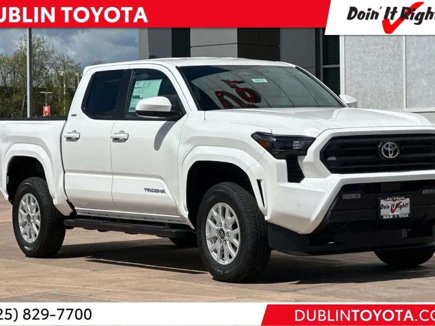 2025 Toyota Tacoma SR5 photo 1