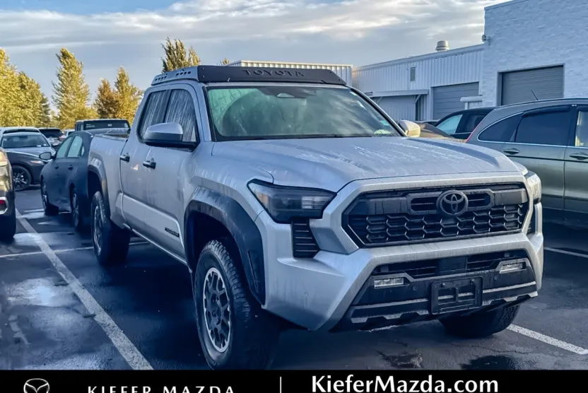 2024 Toyota Tacoma TRD Off-Road photo 1