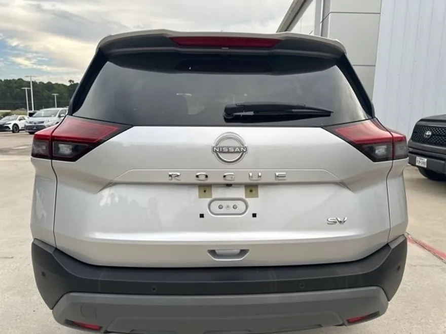 2023 Nissan Rogue SV photo 1