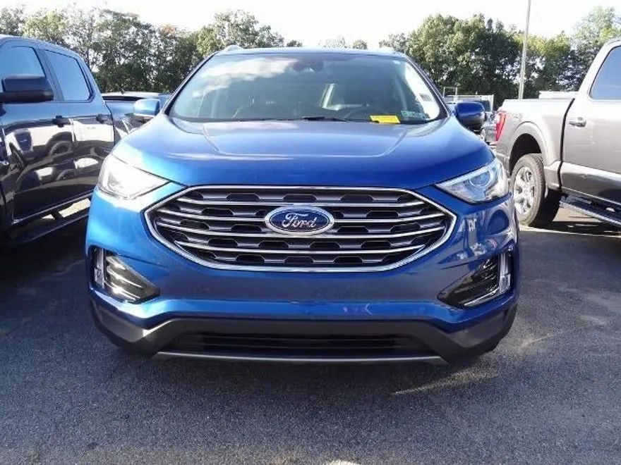 2022 Ford Edge SEL photo 1