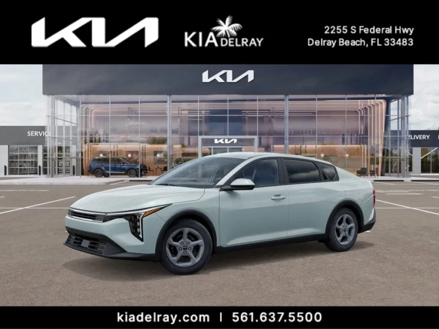 2025 Kia K4 LXS photo 1