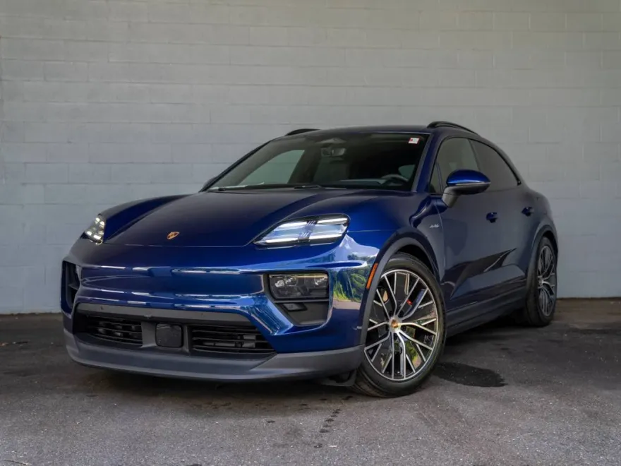 2025 Porsche Macan Electric photo 1