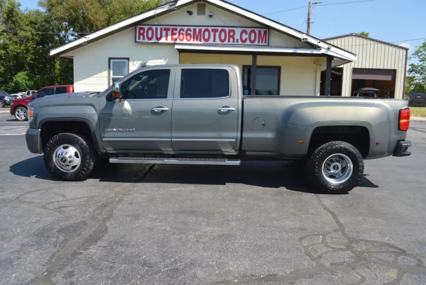 2018 Gmc Sierra 3500 HD Denali photo 1