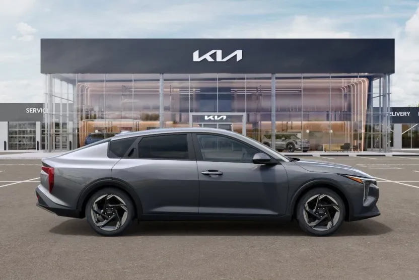 2025 Kia K4 EX photo 1