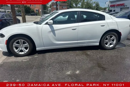 2022 Dodge Charger SXT photo 2