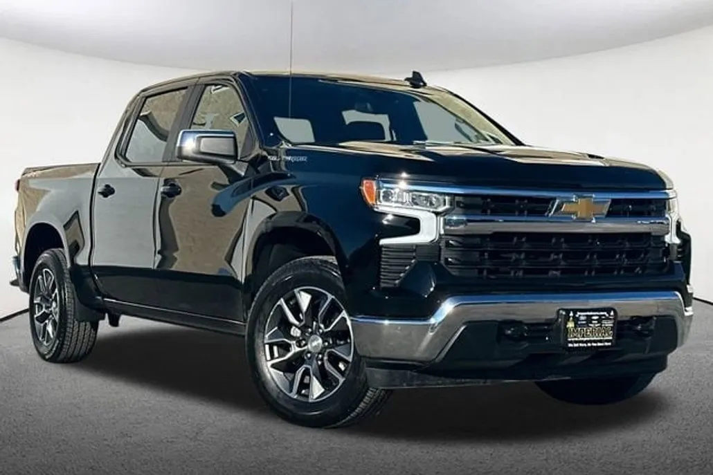 2024 Chevrolet Silverado 1500 LT photo 1
