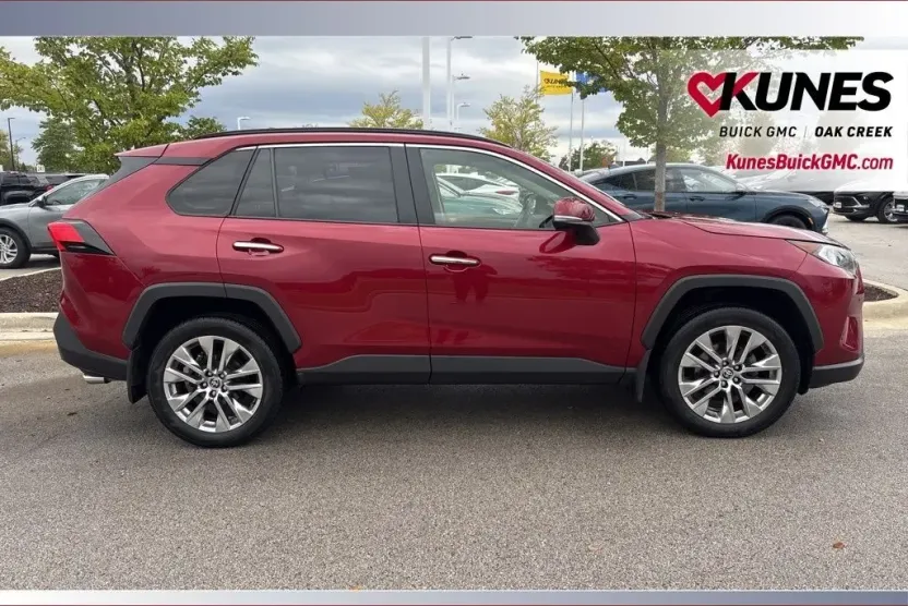 2020 Toyota RAV4 Limited photo 1