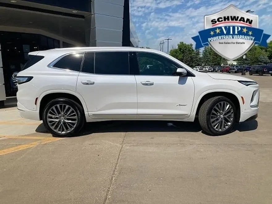 2025 Buick Enclave Avenir photo 1