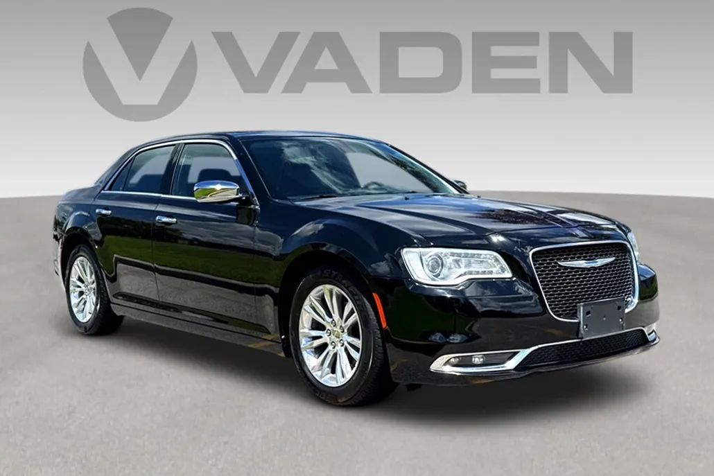 2017 Chrysler 300 C Base photo 1