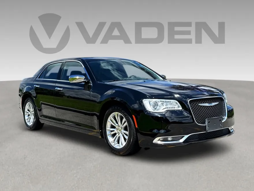 2017 Chrysler 300 C Base photo 1
