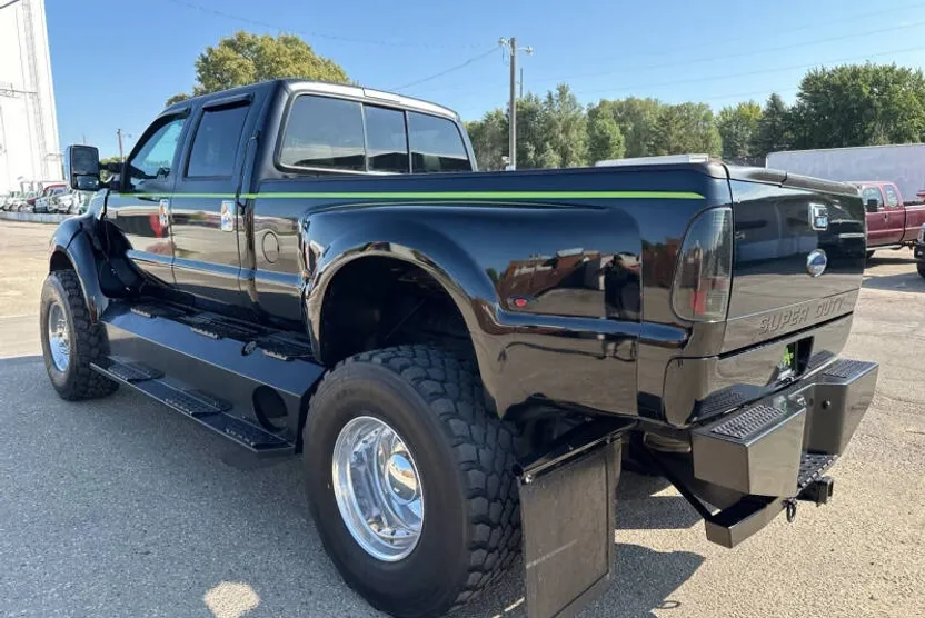 2007 Ford F-650 SuperCab photo 1