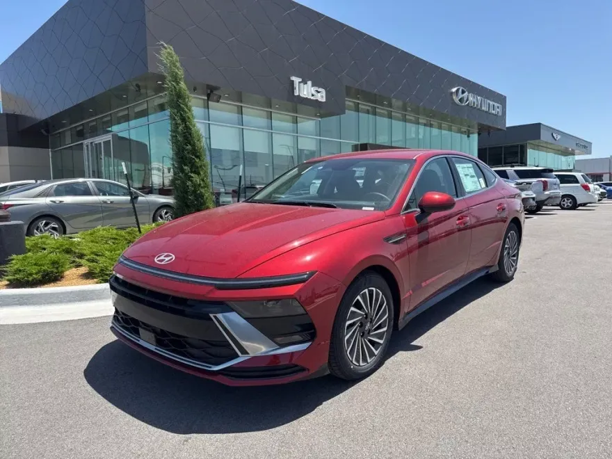2025 Hyundai Sonata Hybrid SEL photo 1