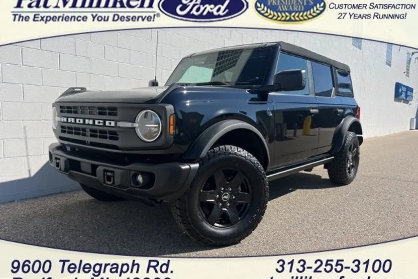 2023 Ford Bronco Black Diamond photo 1