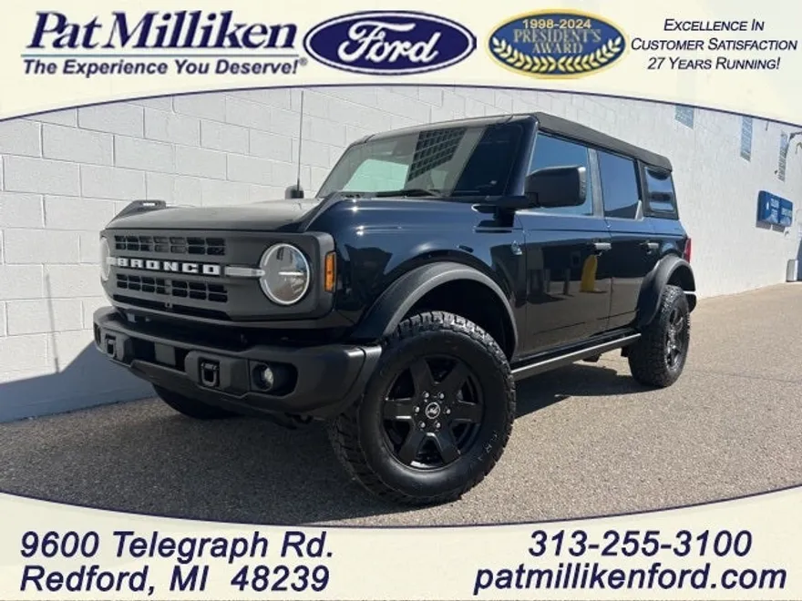 2023 Ford Bronco Black Diamond photo 1