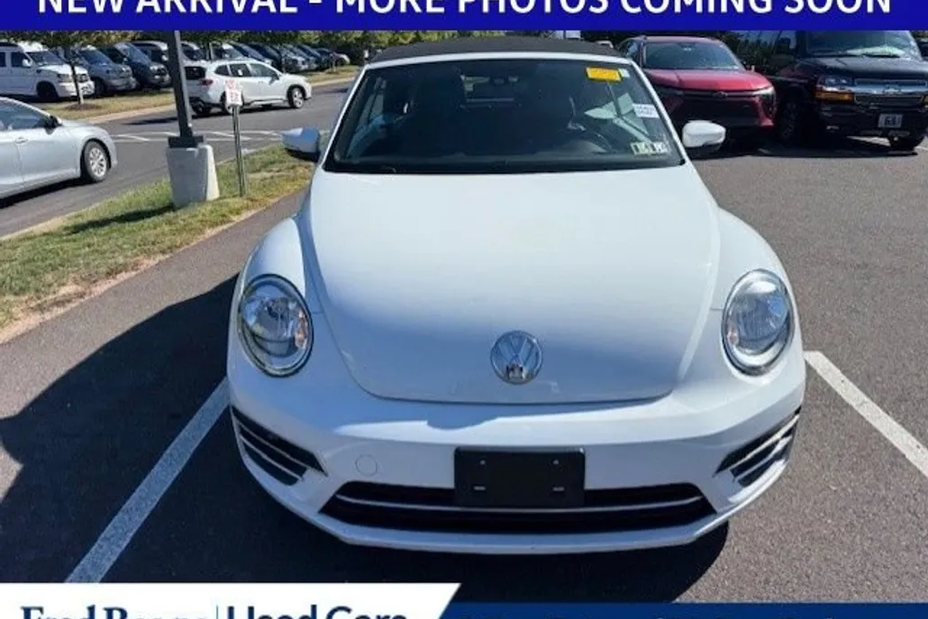2017 Volkswagen Beetle 1.8T S photo 1