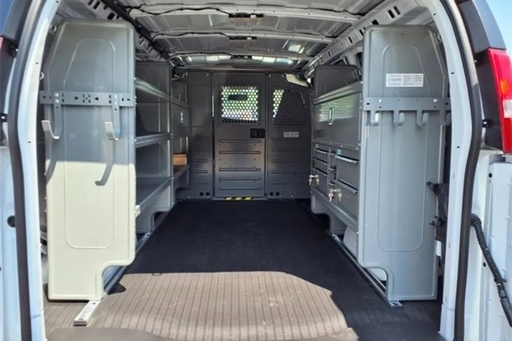 2025 Chevrolet Express Cargo 2500 photo 1