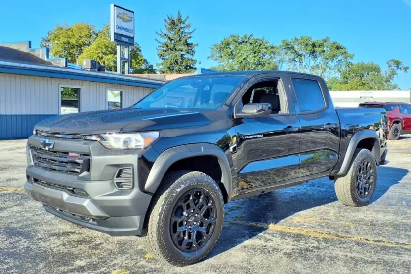 2026 Chevrolet Colorado Trail Boss photo 1