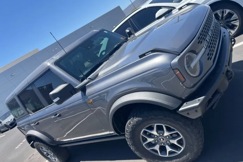 2023 Ford Bronco Badlands photo 1