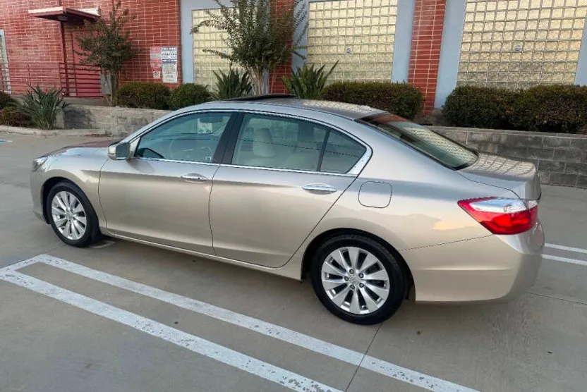 2015 Honda Accord EX-L photo 1