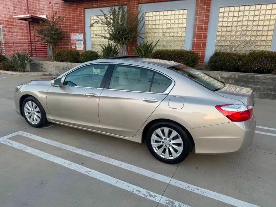 2015 Honda Accord EX-L photo 1