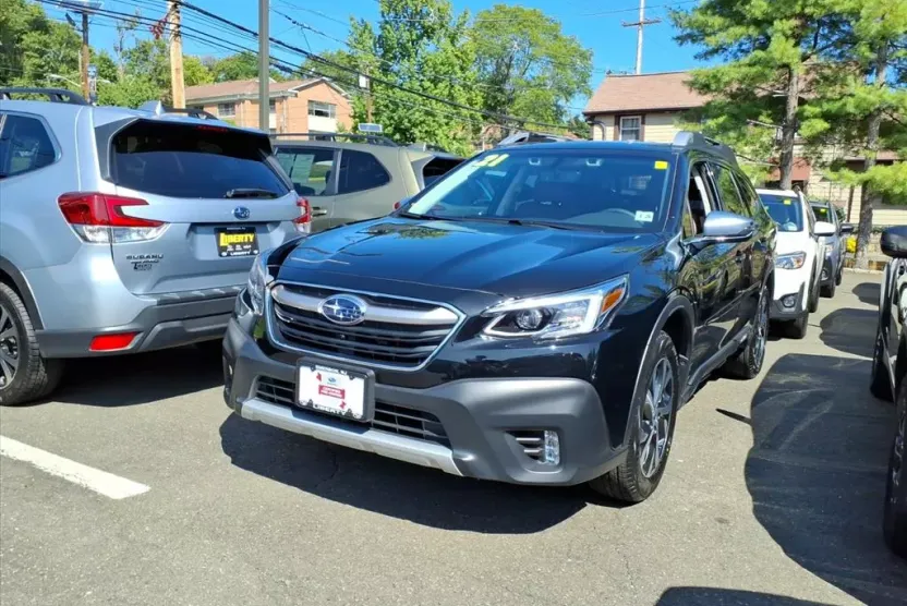 2021 Subaru Outback Touring photo 1