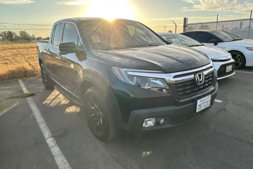 2017 Honda Ridgeline RTL-T photo 1