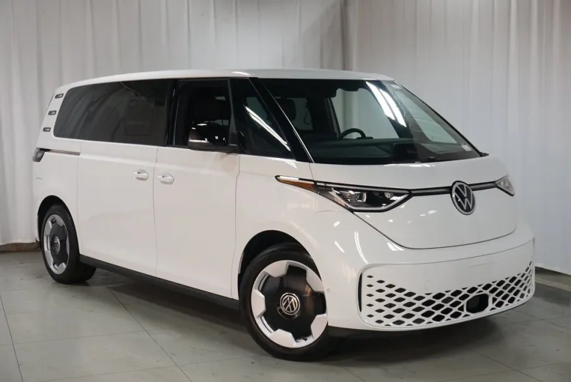 2025 Volkswagen ID. Buzz Pro S photo 1