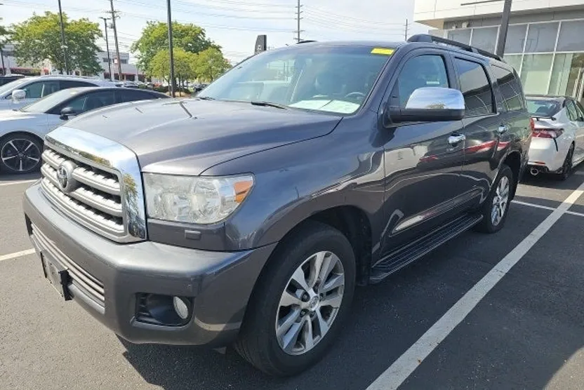 2016 Toyota Sequoia Limited photo 1