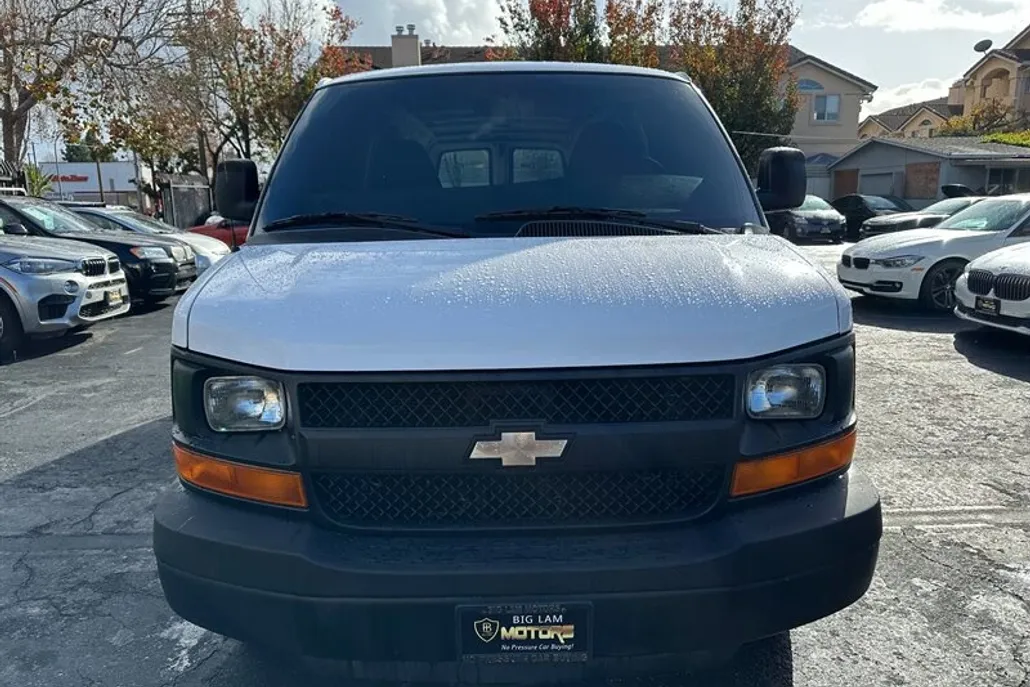 2012 Chevrolet Express 2500 Van photo 1