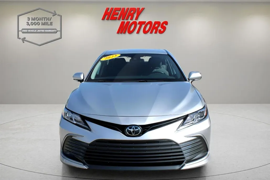 2023 Toyota Camry LE photo 1