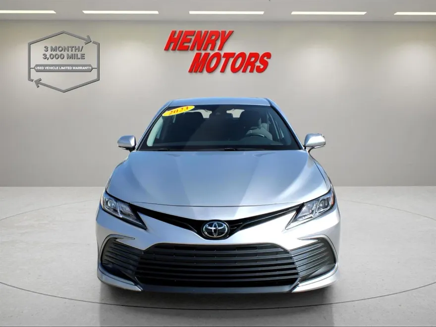 2023 Toyota Camry LE photo 1